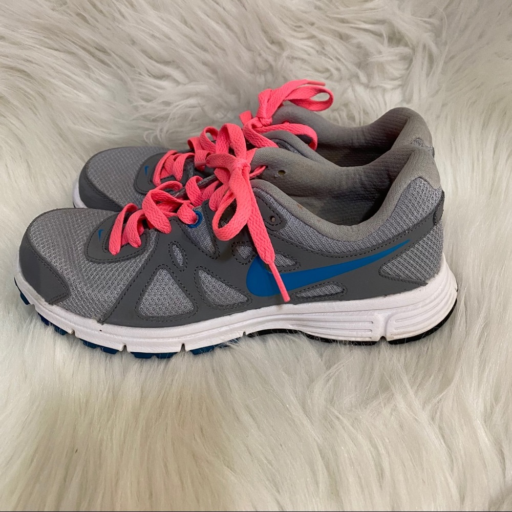 Nike Revolution Sneakers